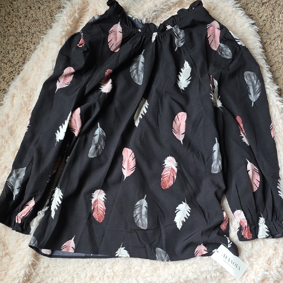 Avanova Tops - Off-Shoulder Feather Print Blouse in Black with Pink & Gray Feathers